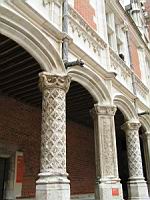 Blois, Chateau, Aile Louis XII, Colonne (2)